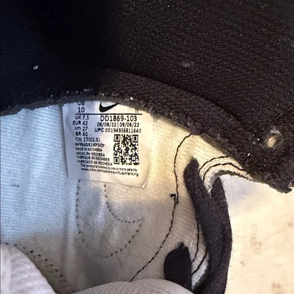 Nike Dunks - Panda - Picture 2 of 5